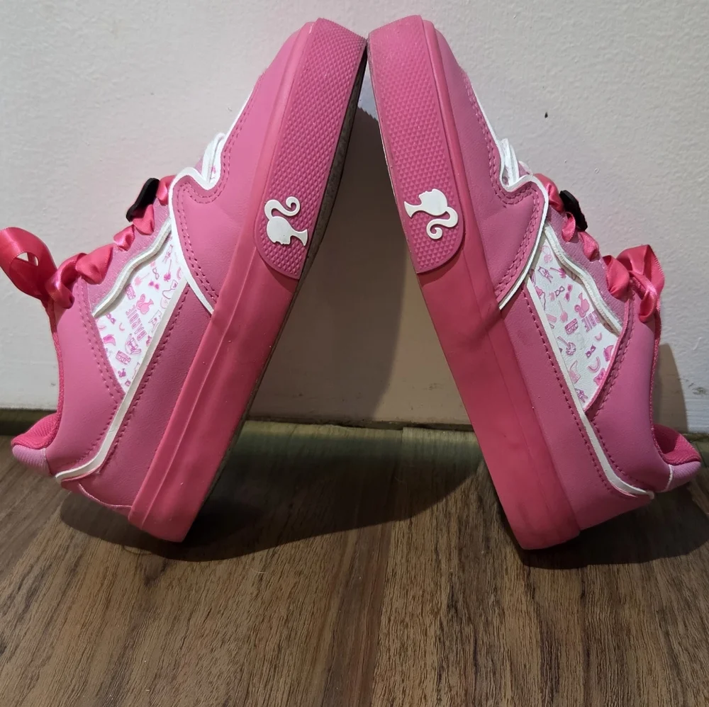 Girl's Ground Up Barbie Sneakers, Size 1 Y - Picture 2 of 11